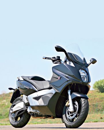 gilera_gp_800_2
