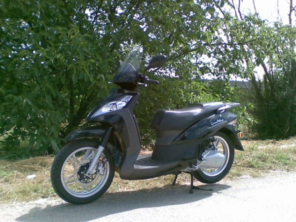 luna 150 attica