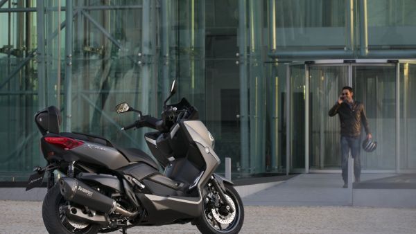 Yamaha-X-MAX-400