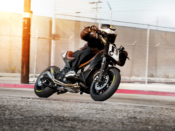 Hyper Modified TMAX by Roland Sands